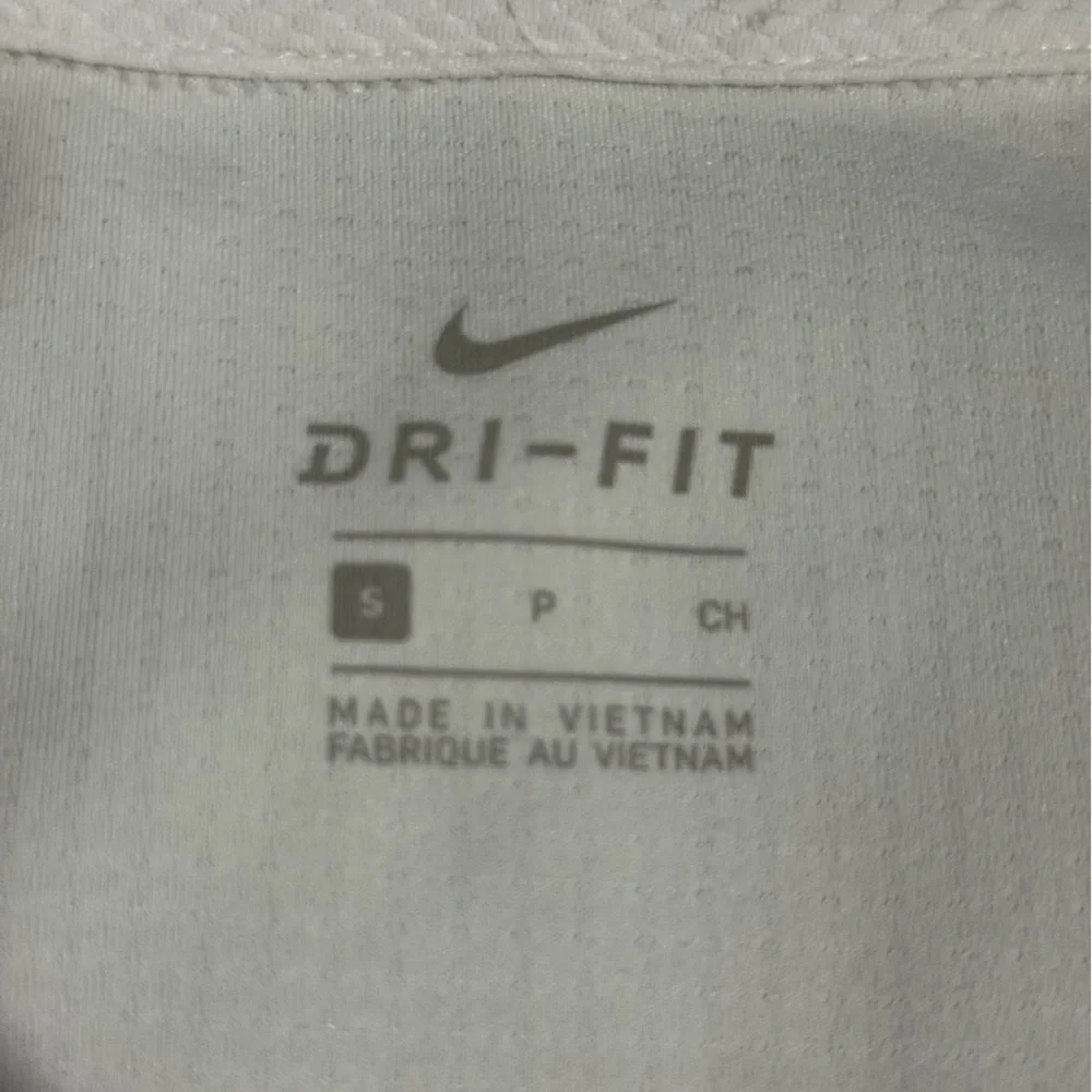 Nike Dri-FIT - Women’s- White Athletic Jacket - small - Picture 2 of 7